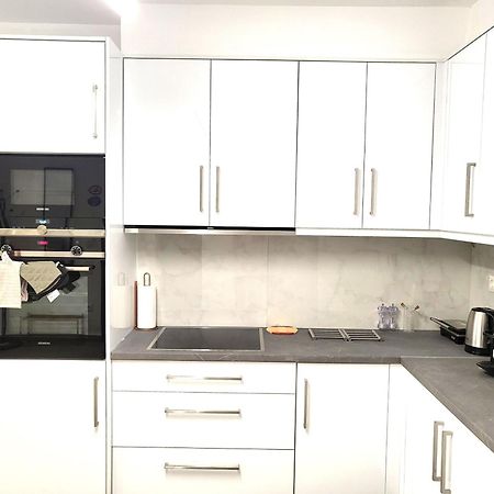 Fabilicious Suites - 2 Apartments- Romantic Jacuzzi & Spacious Family Comfort 雅典 外观 照片