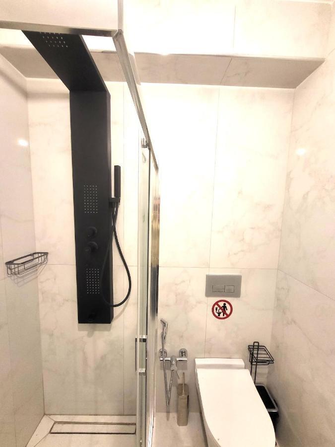 Fabilicious Suites - 2 Apartments- Romantic Jacuzzi & Spacious Family Comfort 雅典 外观 照片