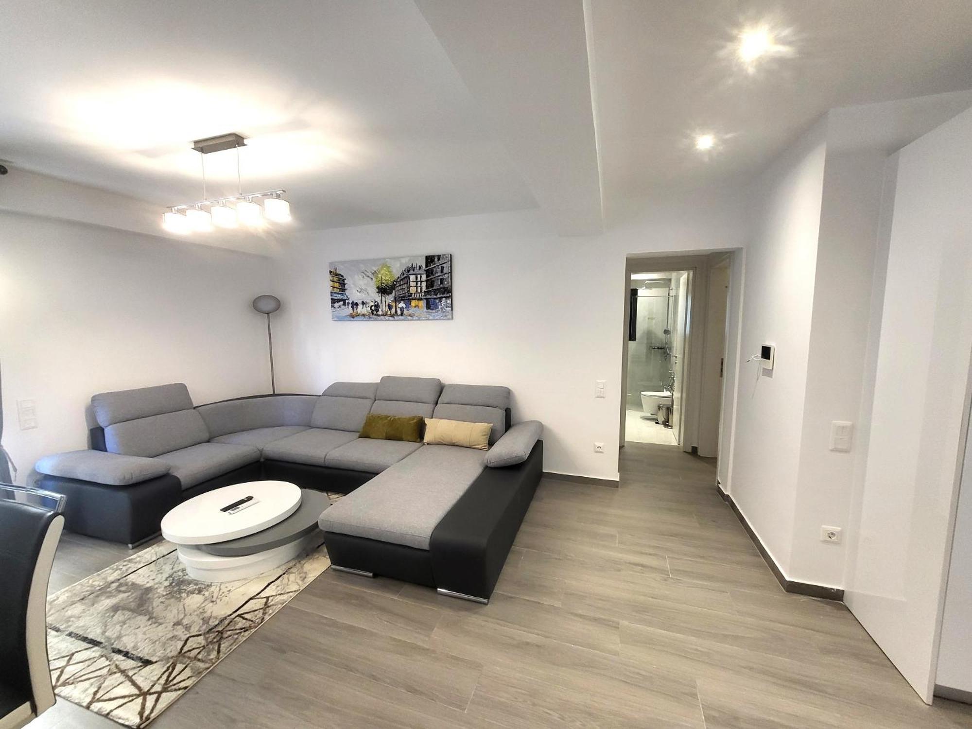 Fabilicious Suites - 2 Apartments- Romantic Jacuzzi & Spacious Family Comfort 雅典 外观 照片