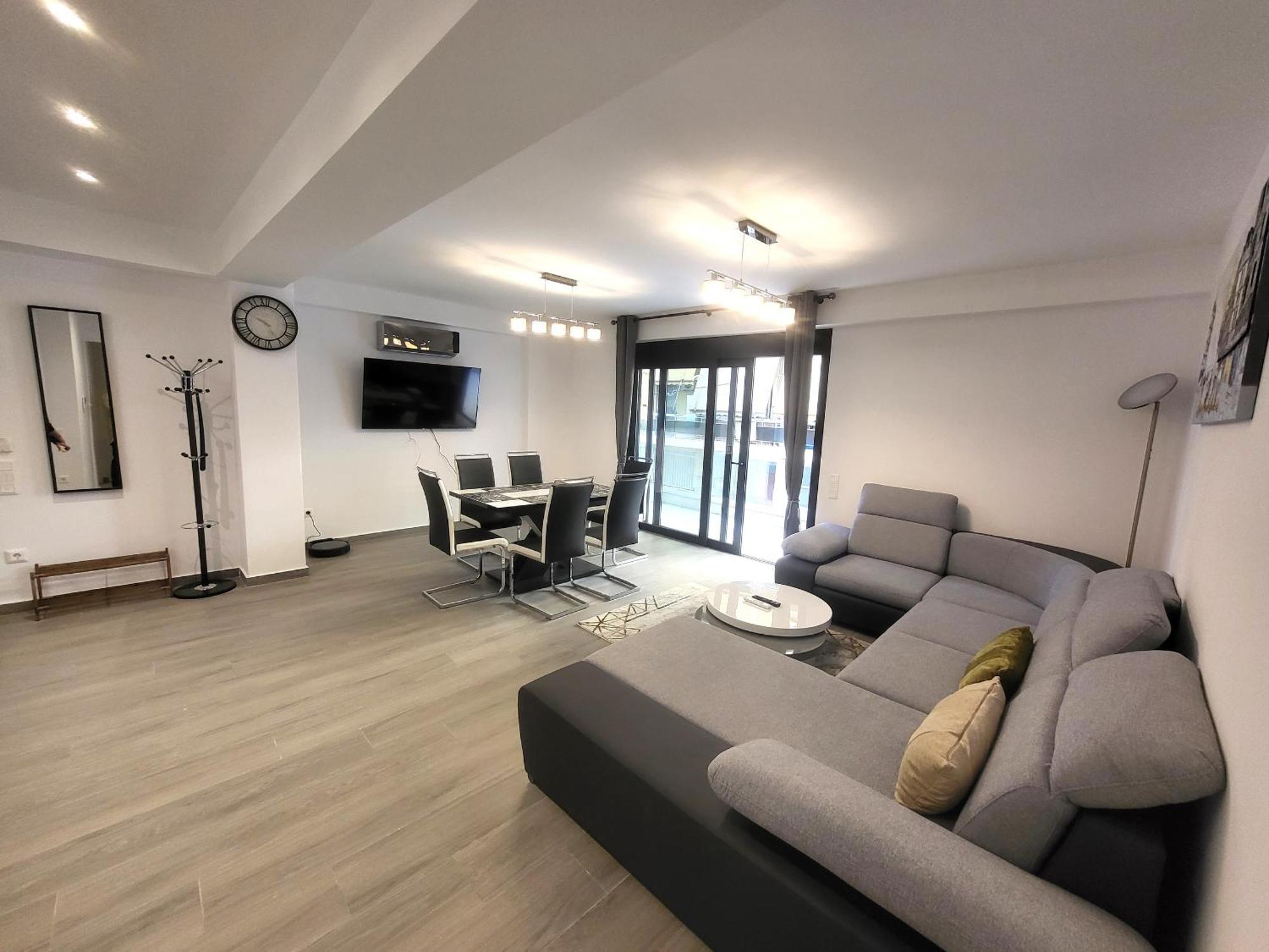 Fabilicious Suites - 2 Apartments- Romantic Jacuzzi & Spacious Family Comfort 雅典 外观 照片