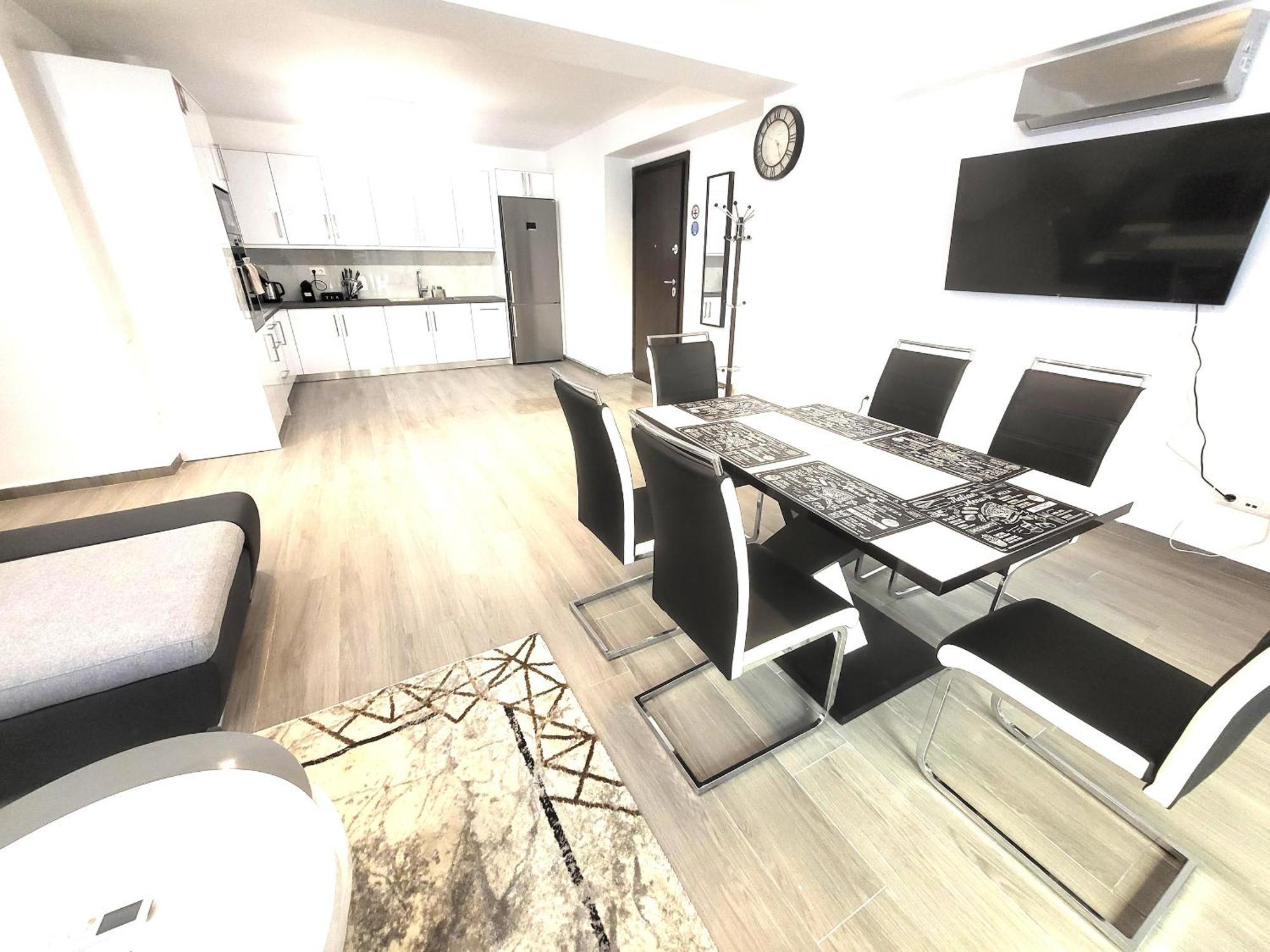 Fabilicious Suites - 2 Apartments- Romantic Jacuzzi & Spacious Family Comfort 雅典 外观 照片