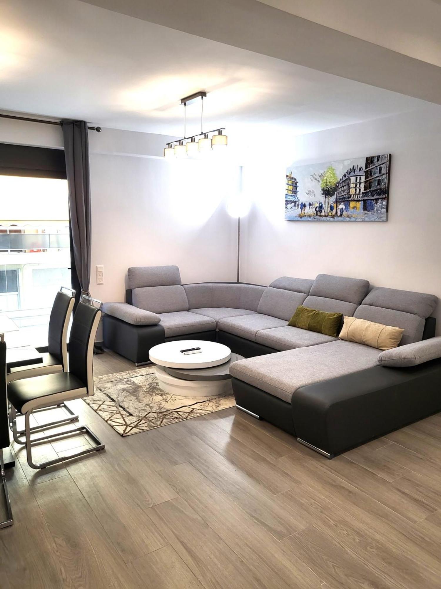 Fabilicious Suites - 2 Apartments- Romantic Jacuzzi & Spacious Family Comfort 雅典 外观 照片