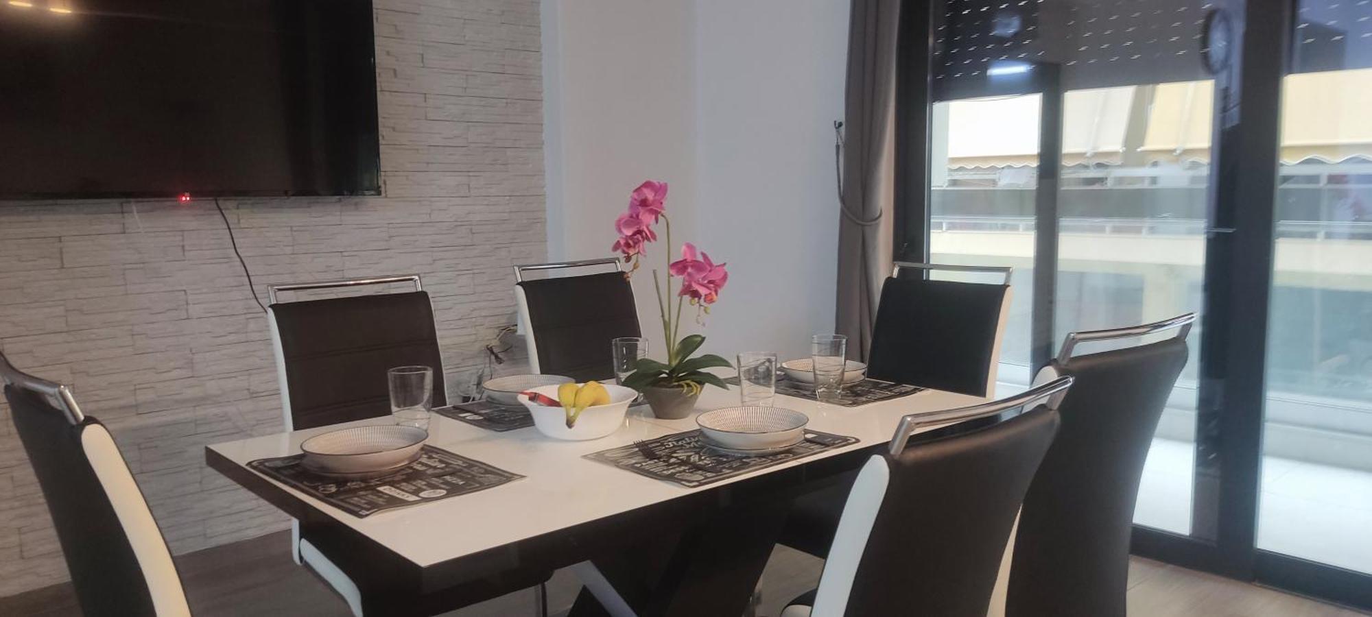 Fabilicious Suites - 2 Apartments- Romantic Jacuzzi & Spacious Family Comfort 雅典 外观 照片